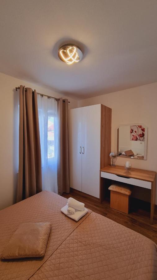 Apartmani Palma Novalja Εξωτερικό φωτογραφία