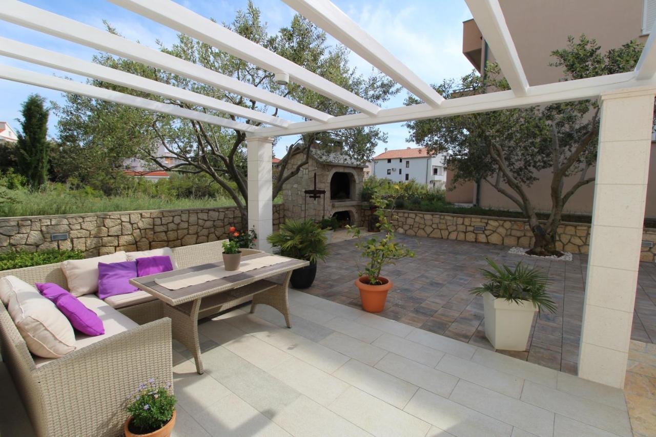 Apartmani Palma Novalja Εξωτερικό φωτογραφία