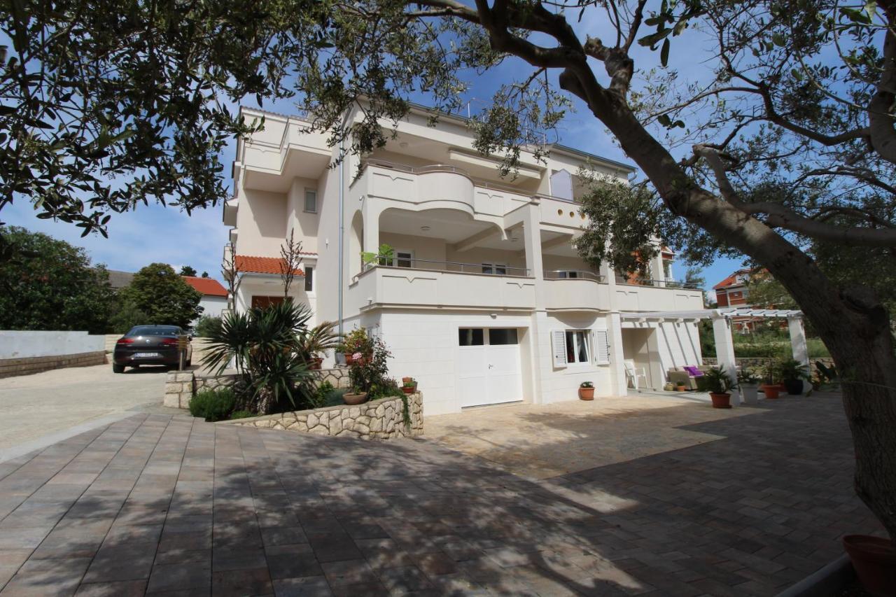 Apartmani Palma Novalja Εξωτερικό φωτογραφία