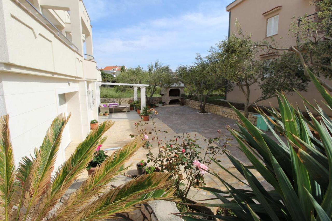 Apartmani Palma Novalja Εξωτερικό φωτογραφία