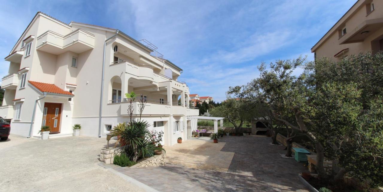 Apartmani Palma Novalja Εξωτερικό φωτογραφία